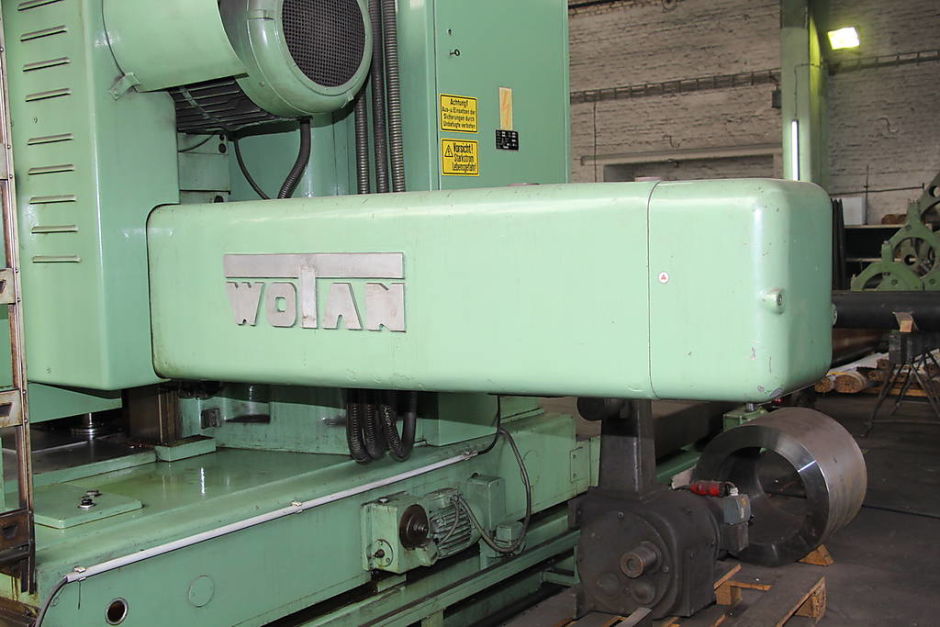  Mill with rotary table" buy used at a low price in online auction